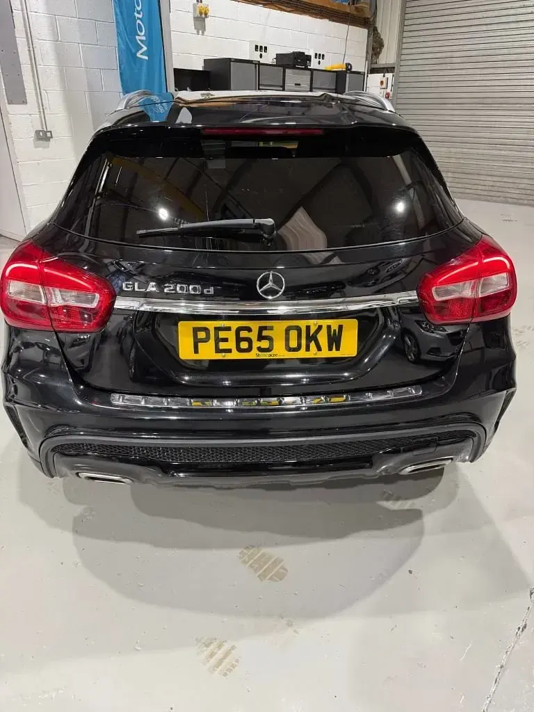 Usado Mercedes GLA200 AMG line 136 HP (100 kW) 2015 Preto SUV