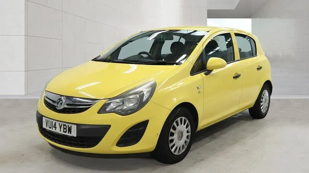 Used Vauxhall Corsa S 80 HP (58 kW) 2014 Yellow Hatchback