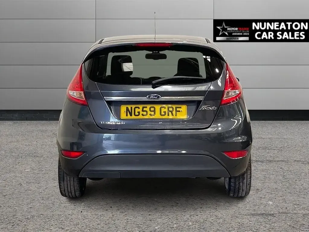 Used Ford Fiesta Titanium 94 HP (69 kW) 2010 Grey Hatchback