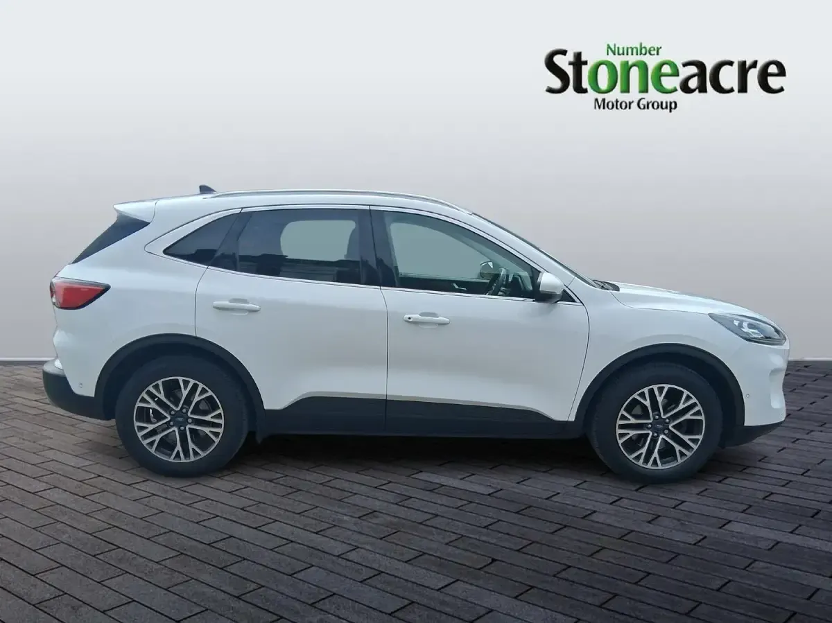 Used Ford Kuga Titanium 150 HP (110 kW) 2020 White SUV