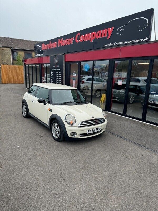 White Used 2008 Mini ONE Hatch Hatchback | £1,995 (Fair price) - Image 1/4