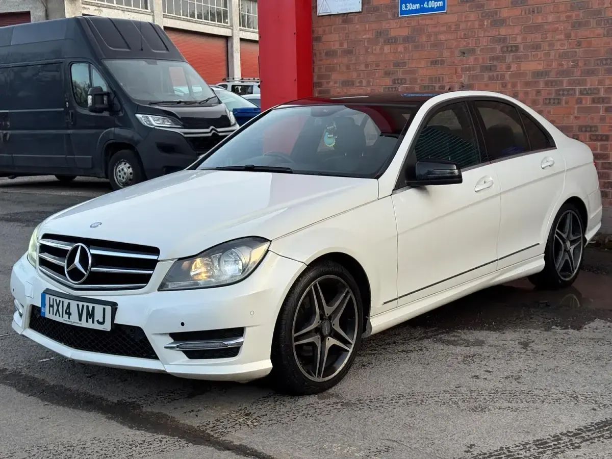Usado Mercedes C220 Sport Edition 170 CV (125 kW) 2014 Blanco Berlina