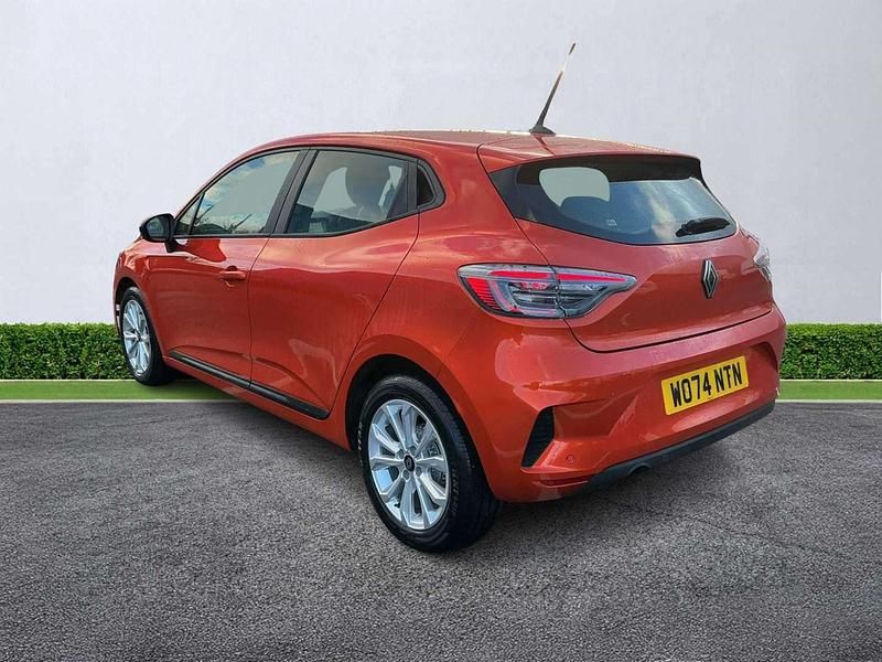 Used Renault Clio V Evolution 90 HP (66 kW) 2025 Orange Hatchback