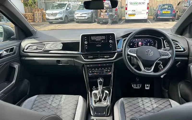 Used VW T-Roc R-line 150 HP (110 kW) 2024 SUV