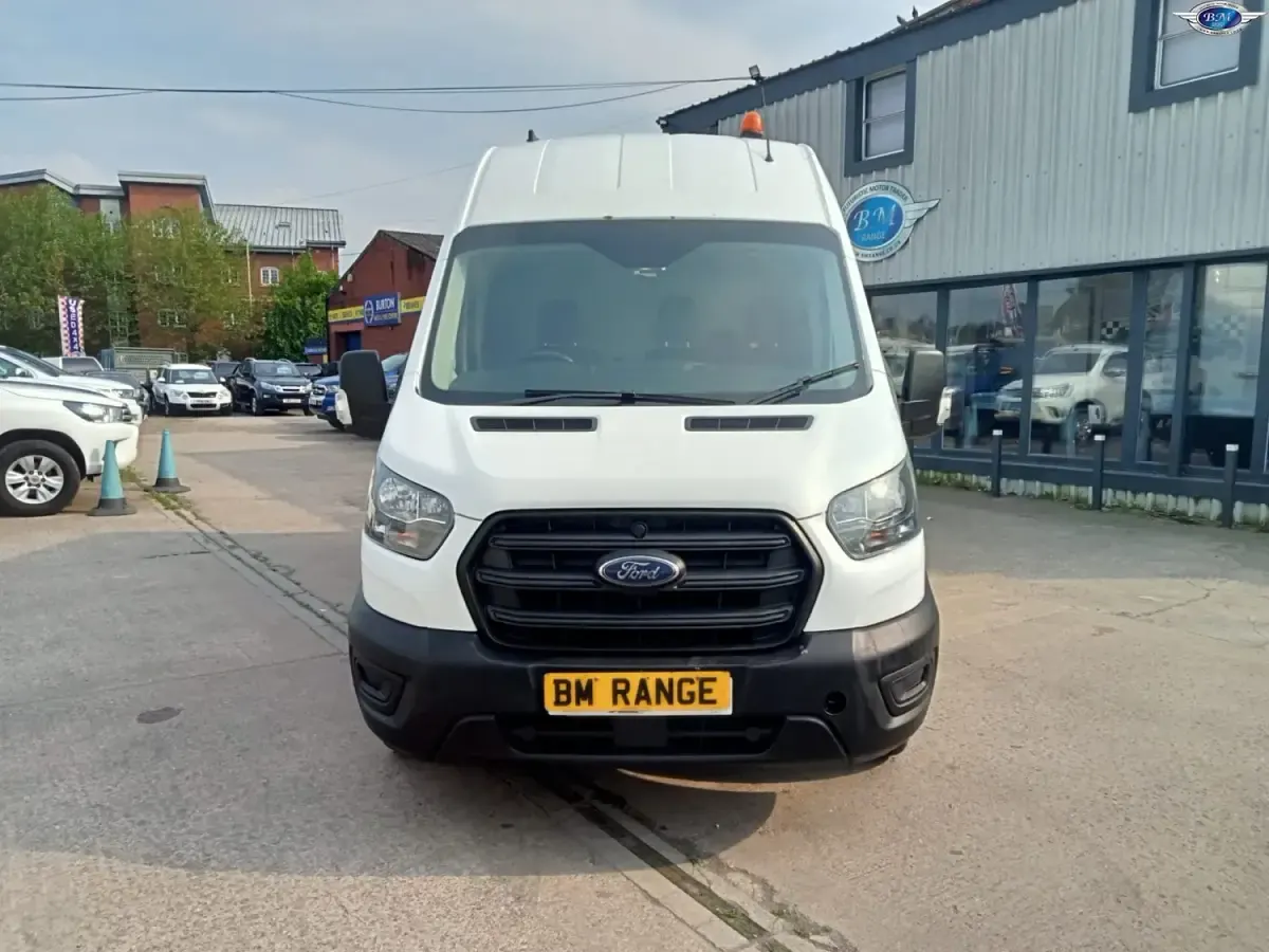 Usado Ford Transit 130 HP (95 kW) 2021 Branco Van