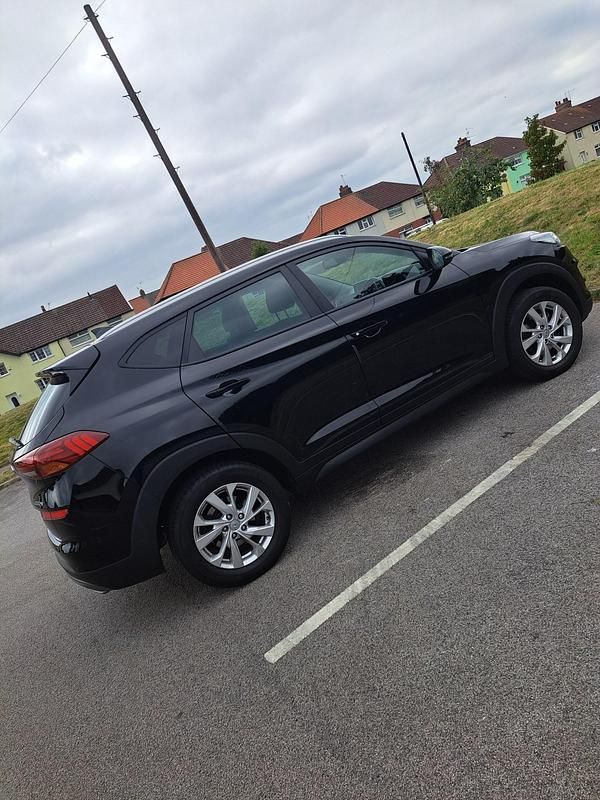 Black Used 2019 Hyundai Tucson SE SUV | £12,600 (Fair price) - Image 1/4