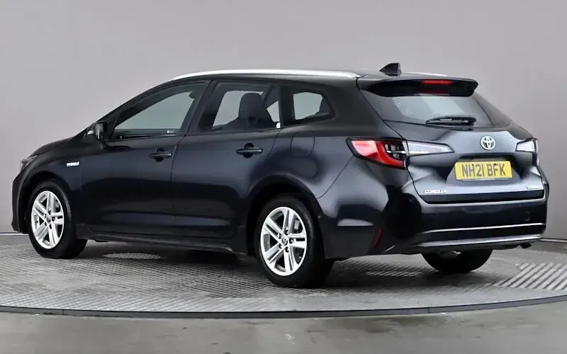 Used Toyota Corolla 122 HP (89 kW) 2021 Black Estate