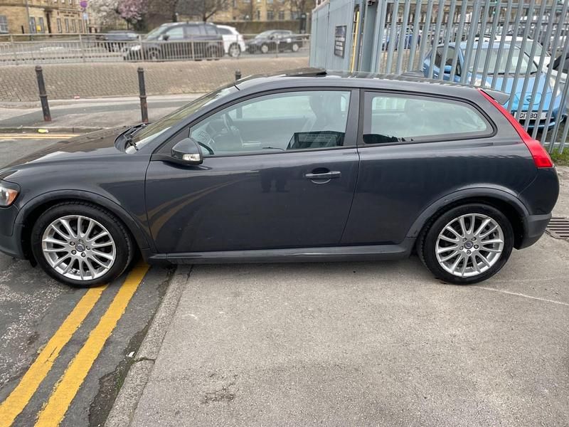 Usado Volvo C30 SE Lux 2009 Cinzento Citadino