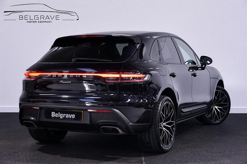Used Porsche Macan 265 HP (194 kW) 2023 Black SUV