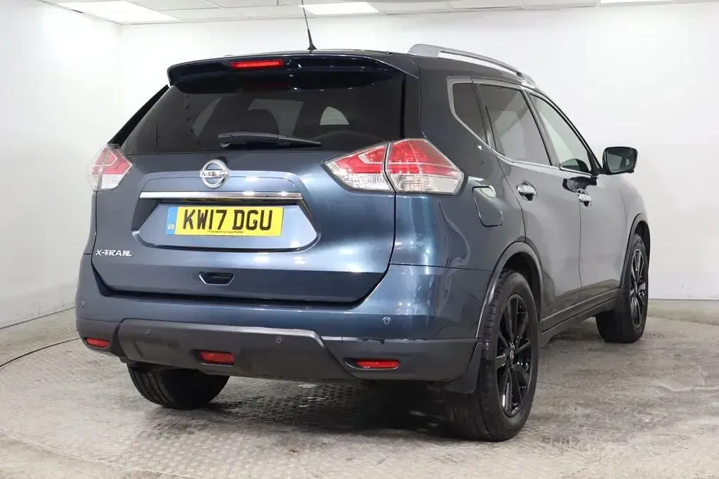 Used Nissan X-Trail N-Vision 130 HP (95 kW) 2017 Blue SUV