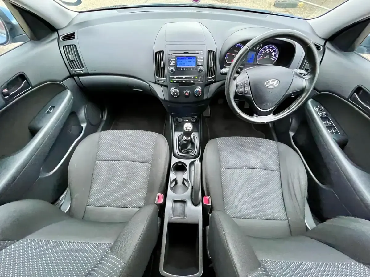 Used Hyundai i30 Comfort 113 HP (83 kW) 2011 Blue Hatchback