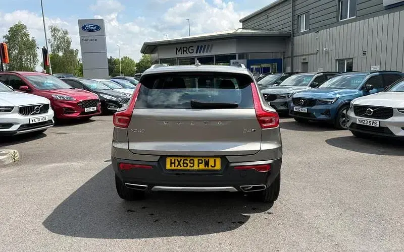 Used Volvo XC40 Inscription 190 HP (139 kW) 2019 Grey SUV