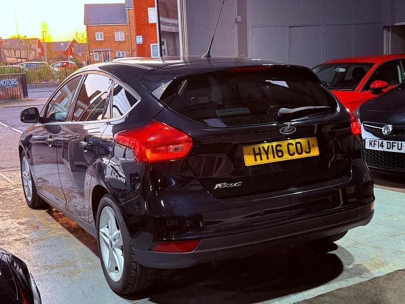 Used Ford Focus Titanium 120 HP (88 kW) 2016 Black Hatchback