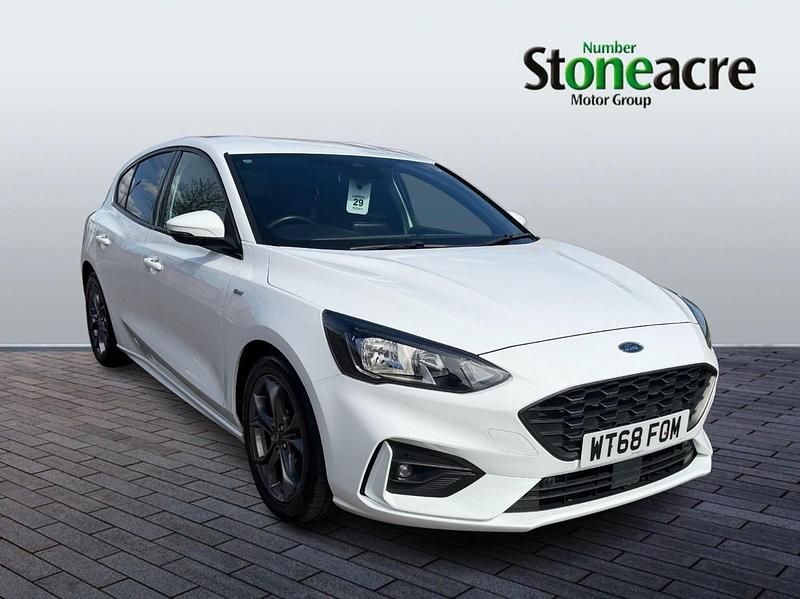 Used Ford Focus ST-Line 125 HP (91 kW) 2019 White Hatchback