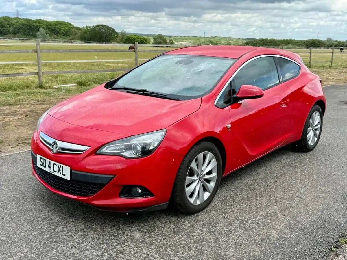 Used Vauxhall Astra GTC SRi 2014 Red Hatchback