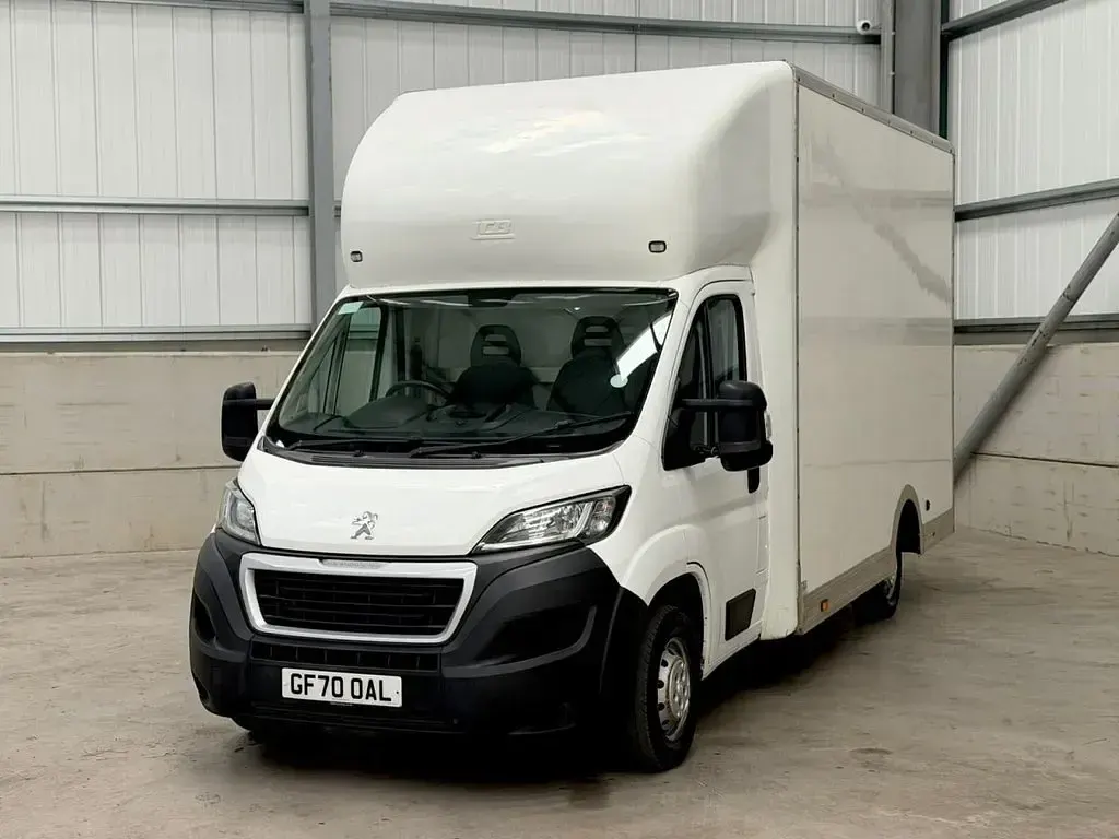Used Peugeot Boxer 165 HP (121 kW) 2020 White Van