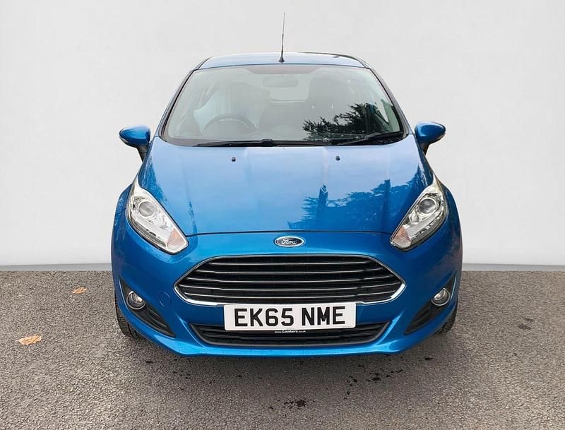 Used Ford Fiesta Zetec 82 HP (60 kW) 2015 Blue Hatchback