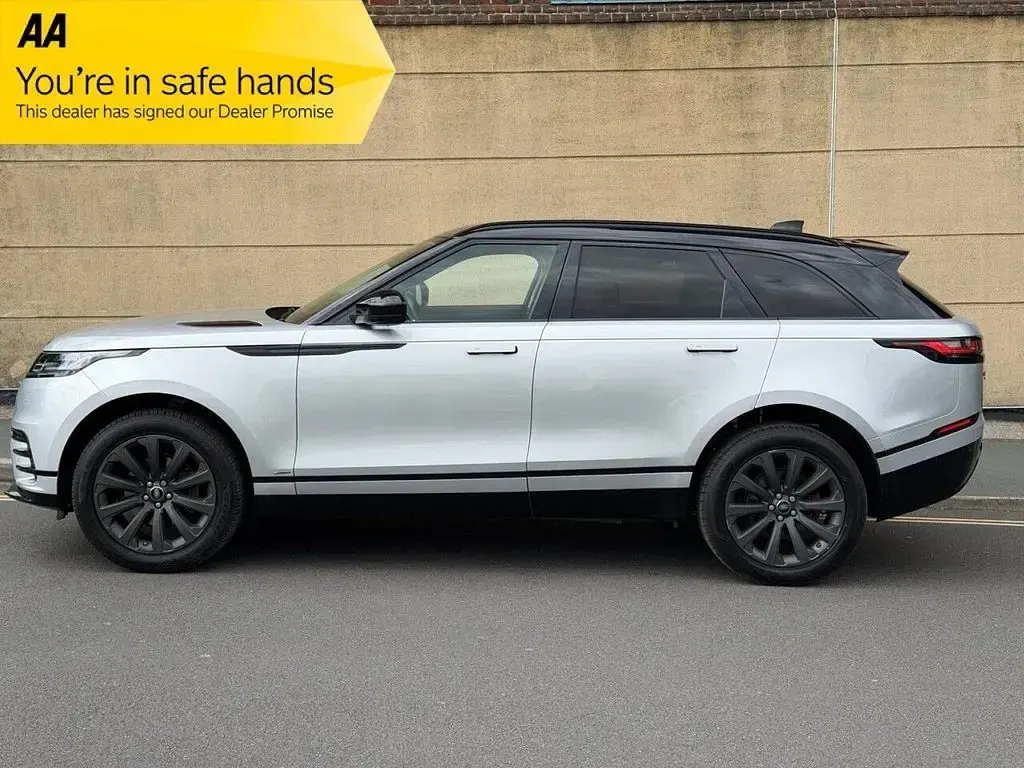 Used Land Rover Range Rover Velar R-Dynamic 240 HP (176 kW) 2018 Silver SUV
