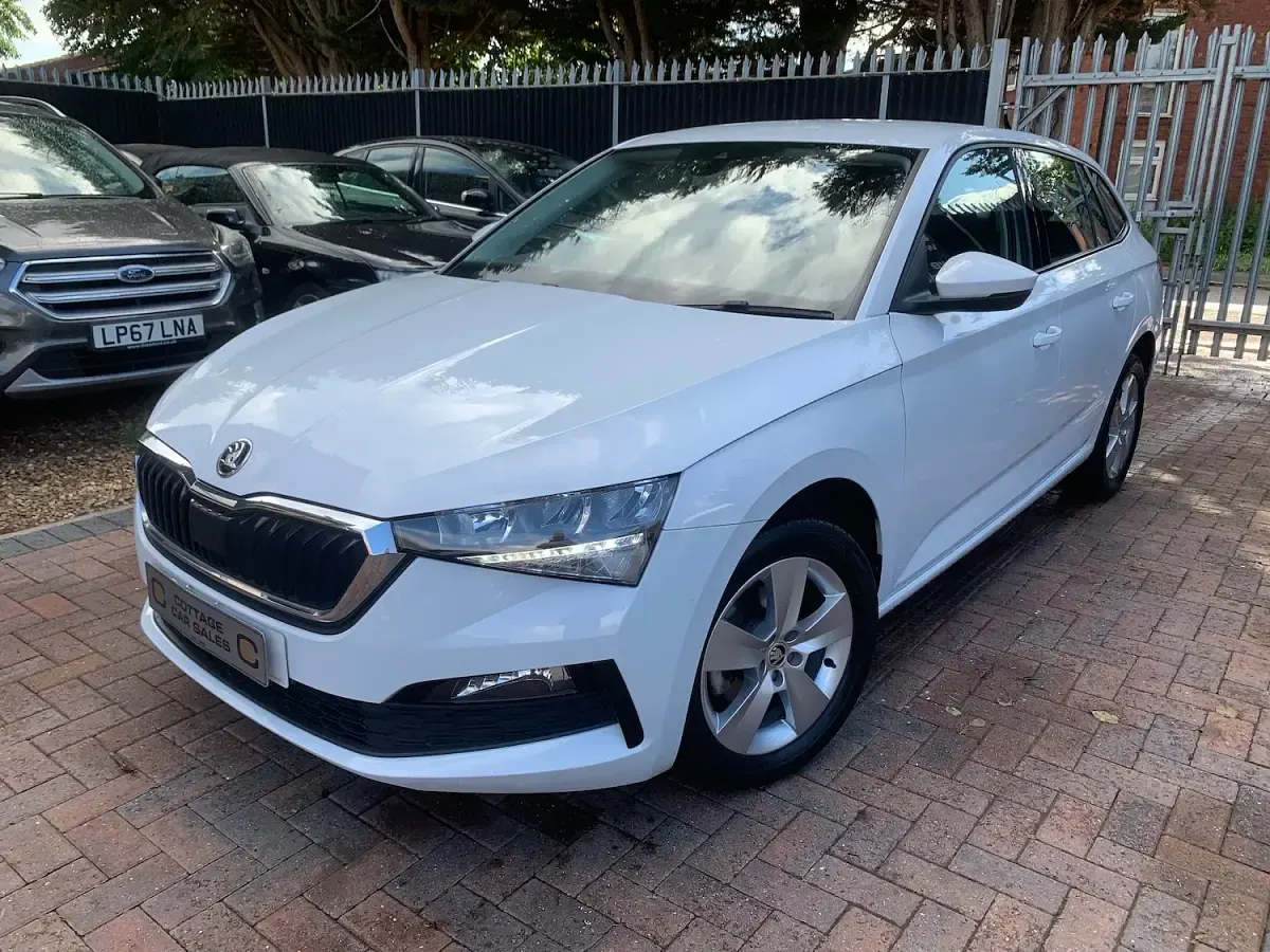 Used Skoda Scala SE 110 HP (80 kW) 2021 White Hatchback