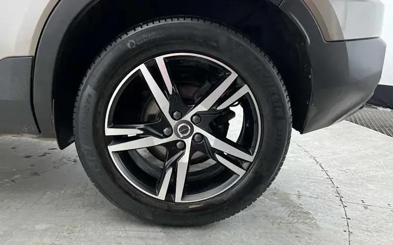 Used Volvo XC40 R-Design 163 HP (119 kW) 2021 Grey SUV