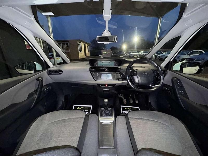 Used Citroën Grand C4 Picasso SELECTION 2015 White MPV