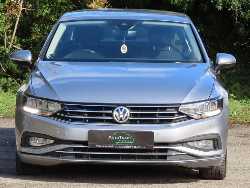 Used VW Passat SE 2020 Silver Sedan