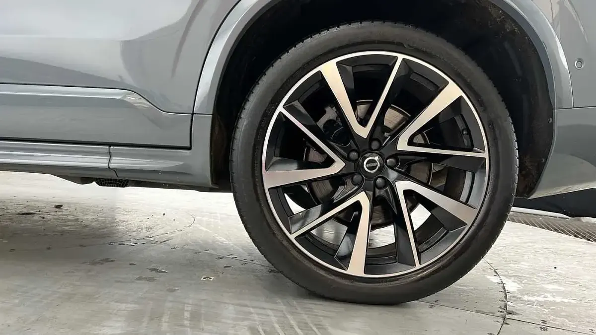 Used Volvo XC90 Plus 235 HP (172 kW) 2022 Grey SUV
