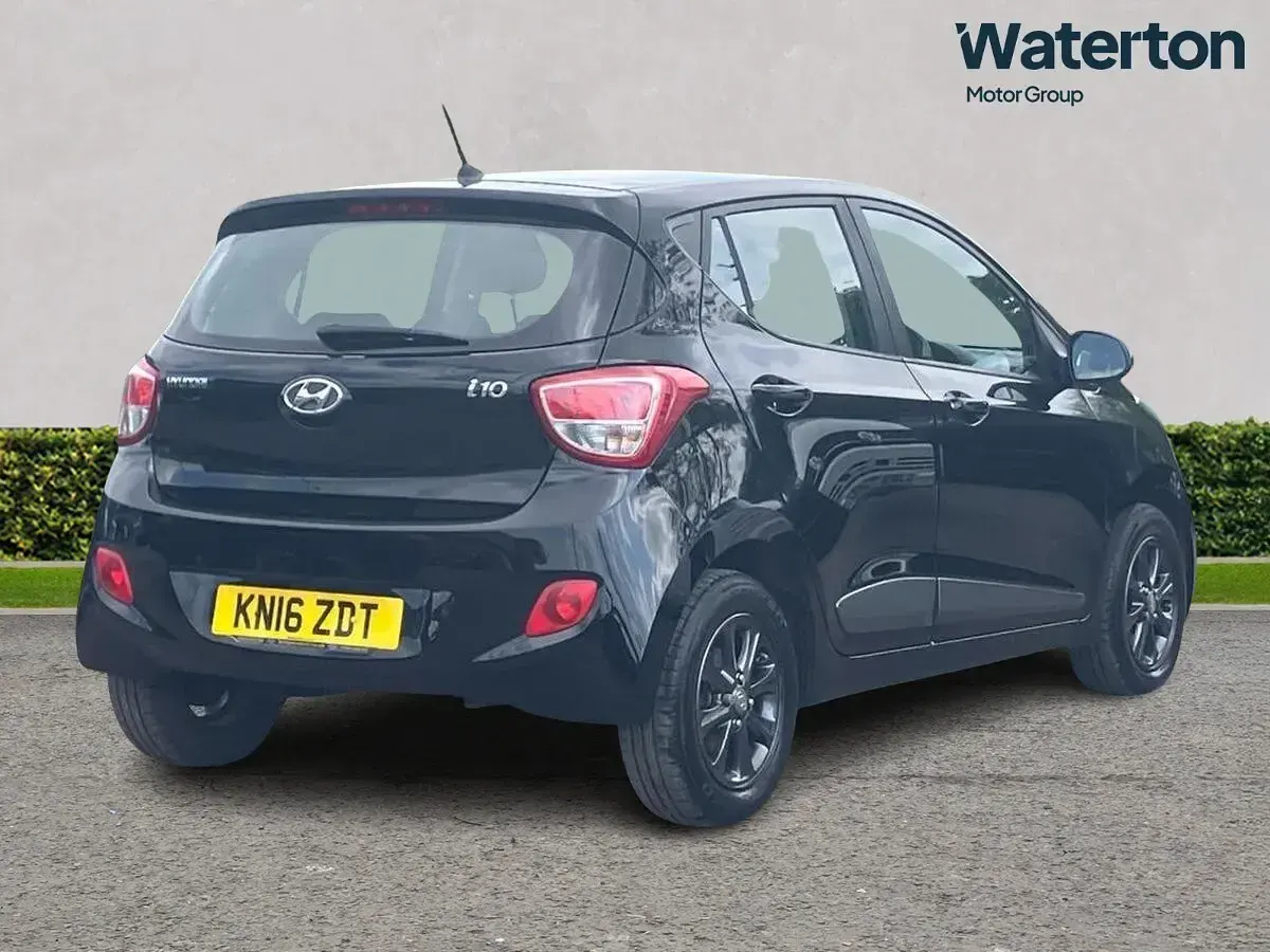 Used Hyundai i10 Premium 83 HP (61 kW) 2016 Black Hatchback