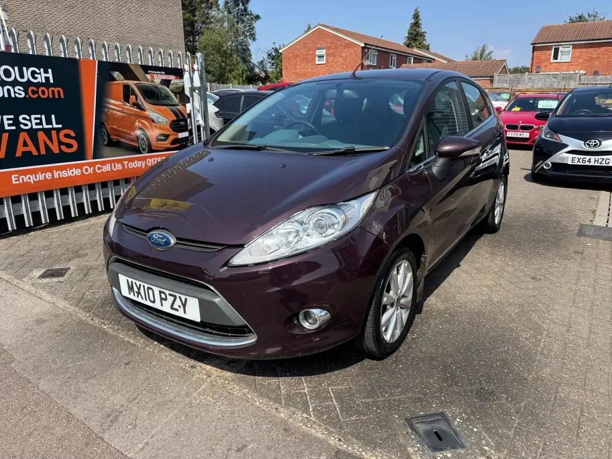Used Ford Fiesta Zetec 96 HP (70 kW) 2010 Red Hatchback