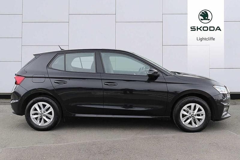 Used Skoda Fabia SE 85 HP (62 kW) 2025 Black magic pearl effect Hatchback