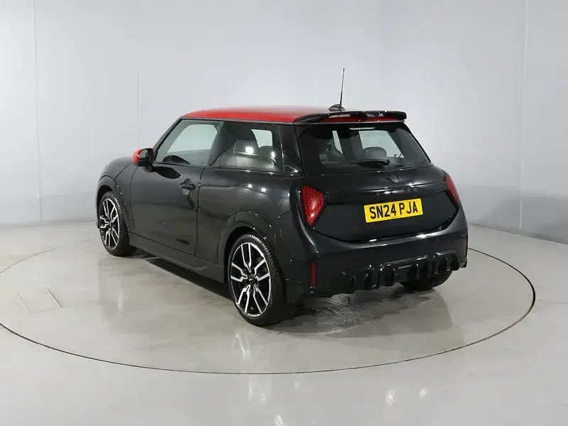 Used Mini Cooper Hatch 154 HP (113 kW) 2024 Black Hatchback