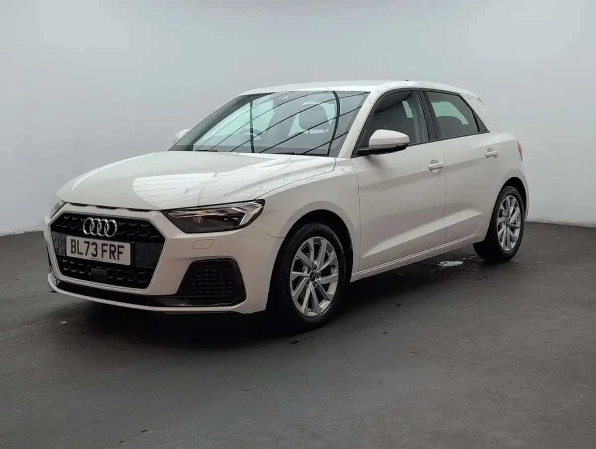 Used Audi A1 Sportback Sport 95 HP (69 kW) 2023 White Hatchback