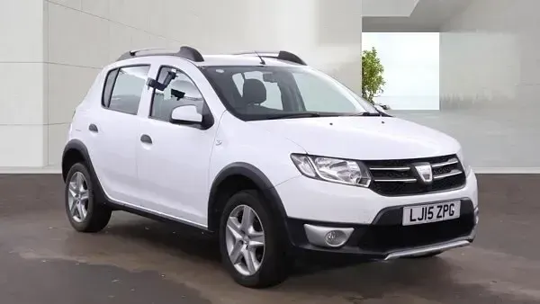 Used Dacia Sandero Lauréate 2015 White Hatchback