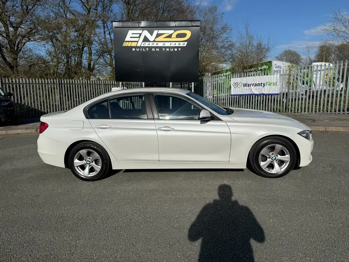 Used BMW 320 Efficient Dynamics 2014 White Sedan