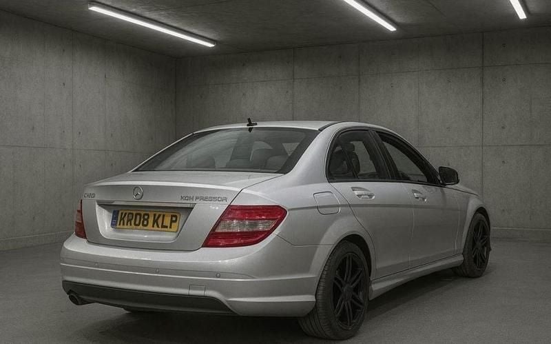 Used Mercedes C180 156 HP (114 kW) 2008 Silver Sedan