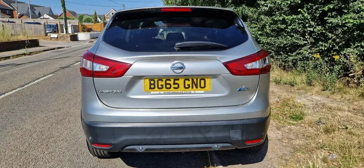 Used Nissan Qashqai N-TEC 110 HP (80 kW) 2015 Silver SUV