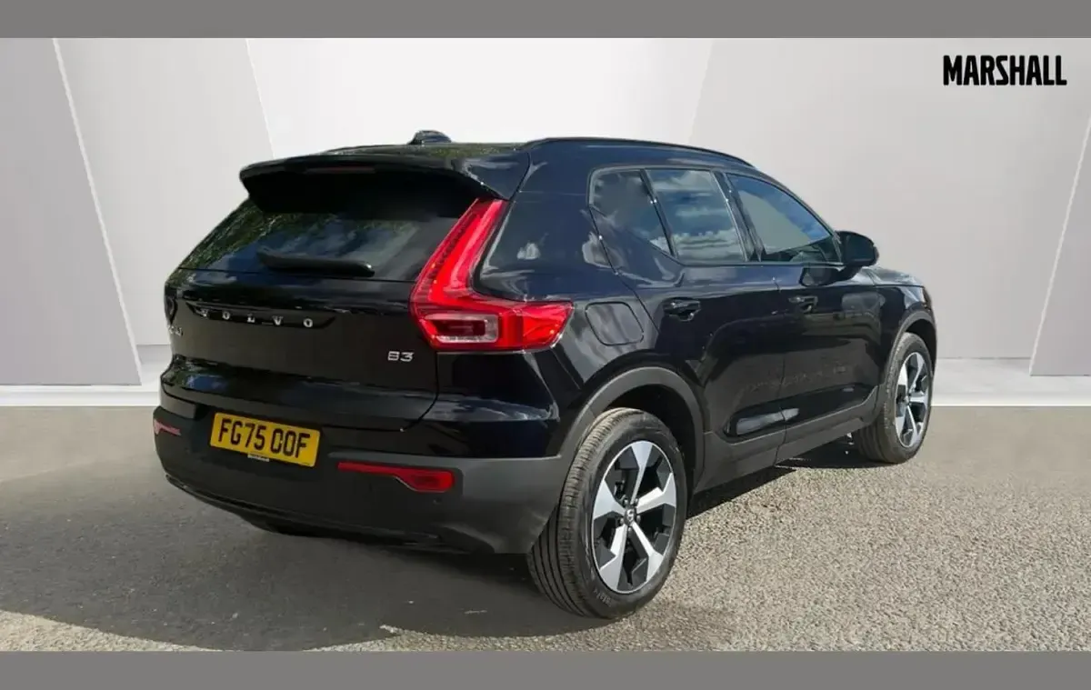 Used Volvo XC40 Plus 161 HP (118 kW) 2025 Black SUV