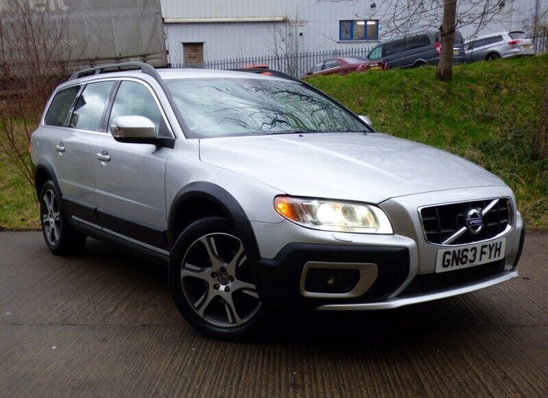 Silver Used 2013 Volvo XC70 SE Lux SUV | £9,650 (Fair price) - Image 1/3