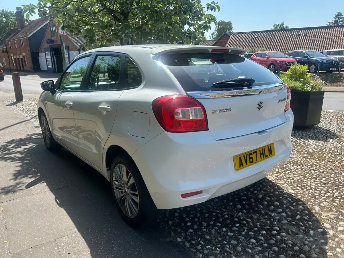 Used Suzuki Baleno SZ3 90 HP (66 kW) 2017 White Hatchback
