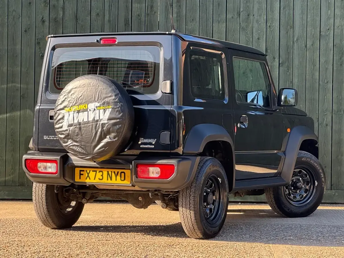 Używany Suzuki Jimny 2023 Czarny SUV
