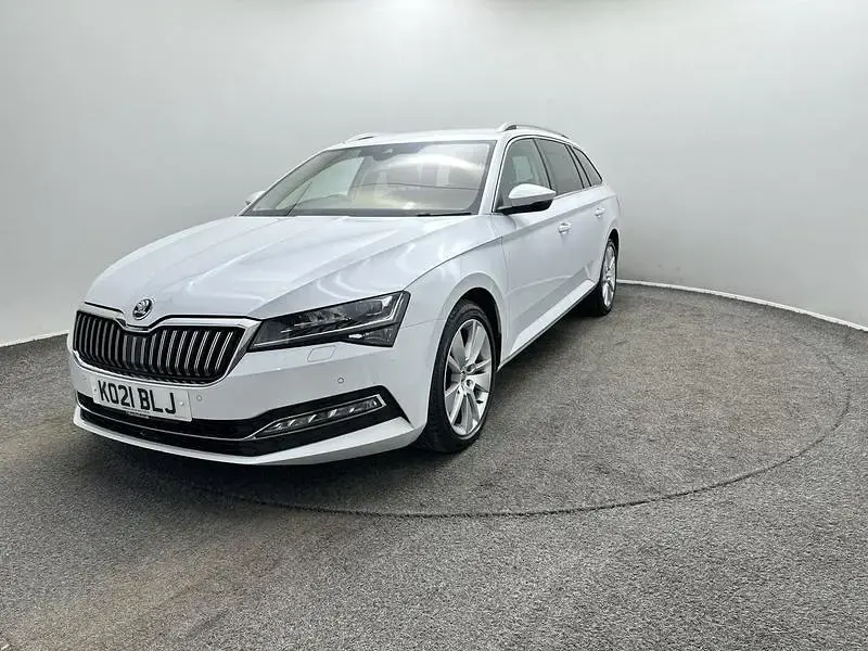 Used Skoda Superb SE L 150 HP (110 kW) 2021 White Estate