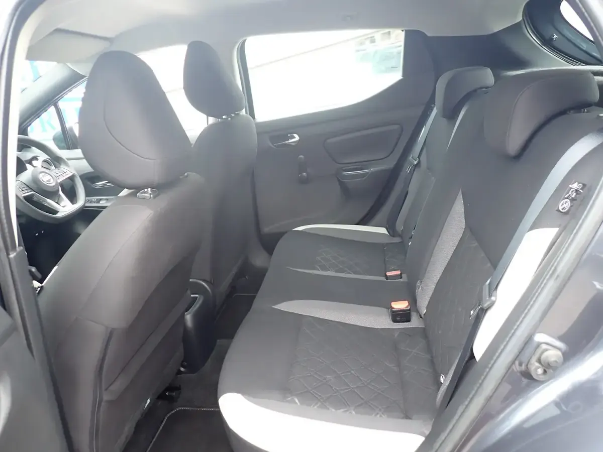 Used Nissan Micra Acenta 100 HP (73 kW) 2019 Grey Hatchback