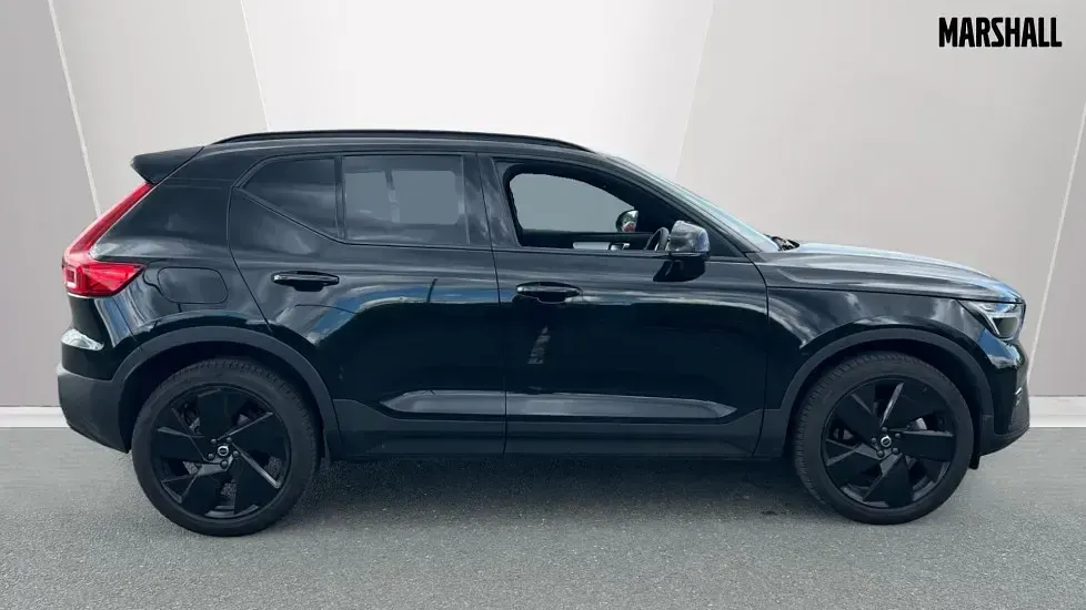 Used Volvo XC40 Plus 197 HP (144 kW) 2025 Black SUV