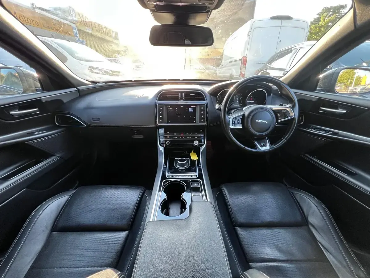 Used Jaguar XE R-Sport 180 HP (132 kW) 2016 Black Sedan