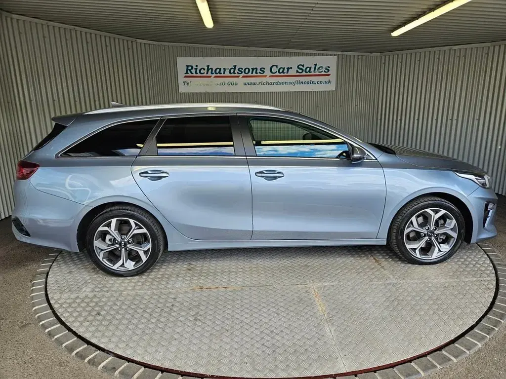 Used Kia Ceed Sportswagon 138 HP (101 kW) 2020 Silver Estate