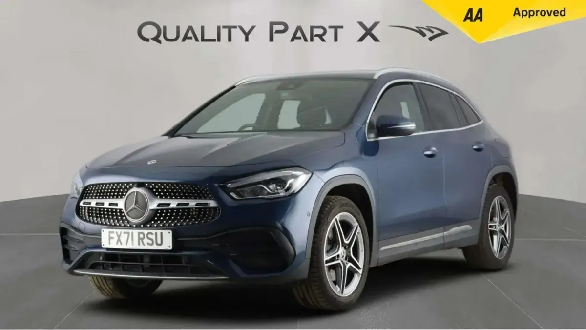Usado Mercedes GLA250 Exclusive 2021 Azul SUV