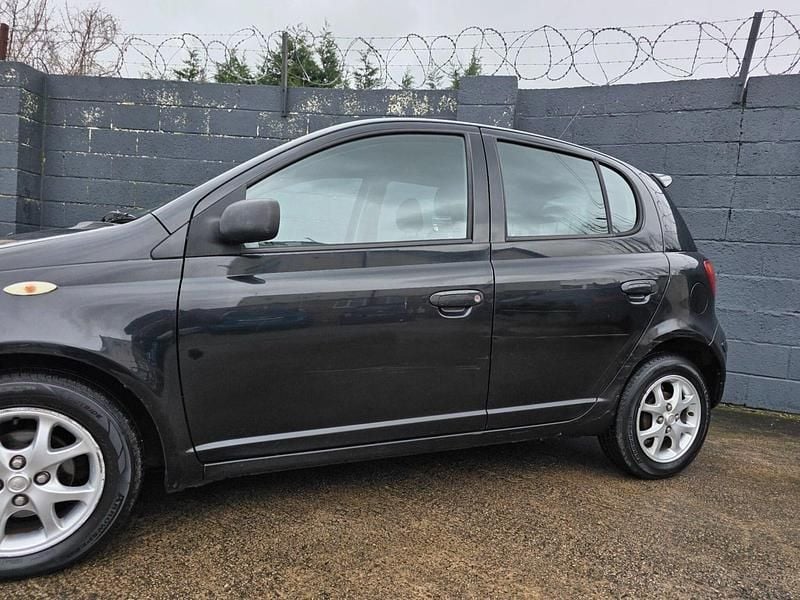 Used Toyota Yaris 2005 Black Hatchback