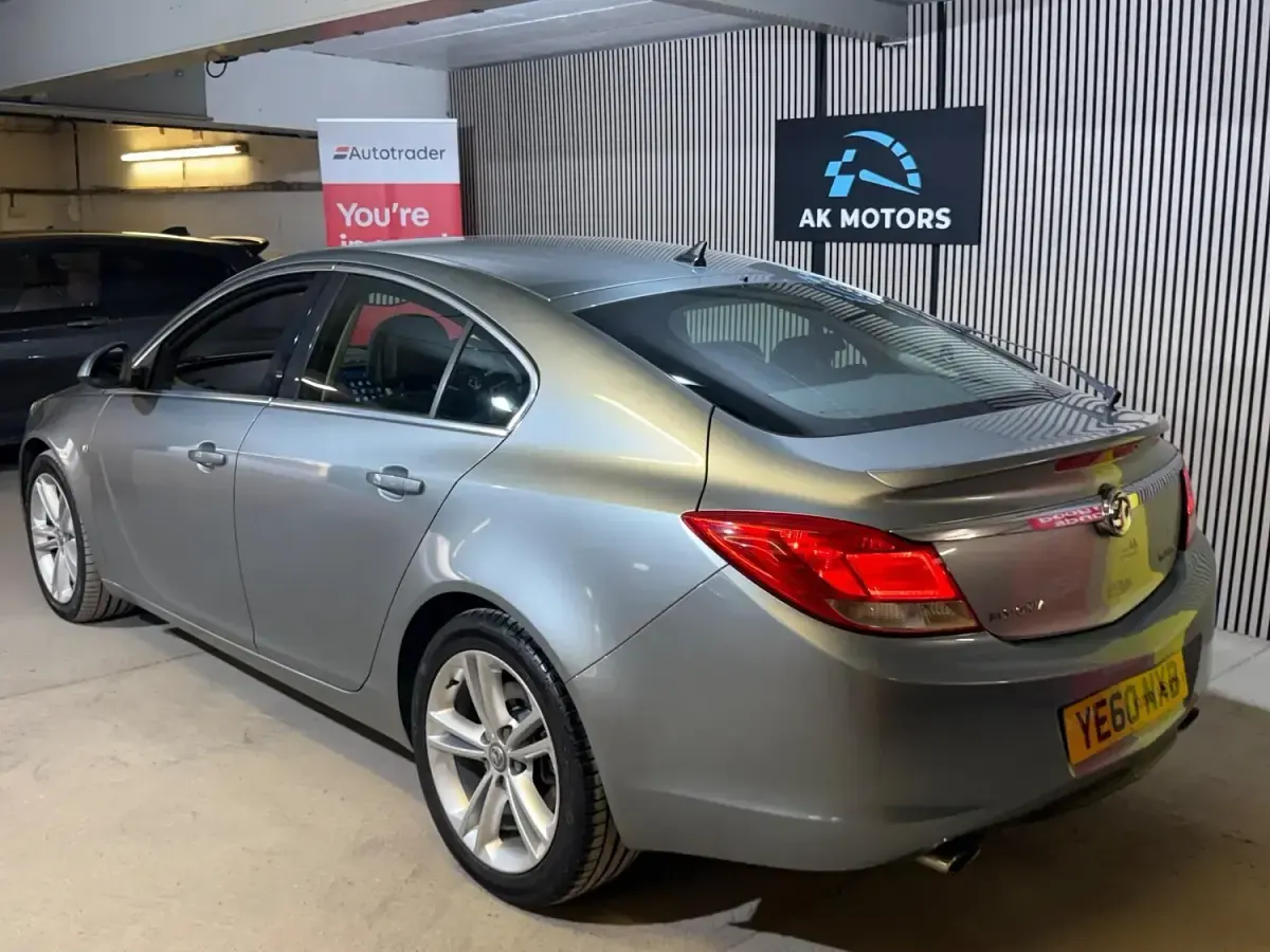 Used Vauxhall Insignia SRi 220 HP (161 kW) 2010 Silver Hatchback