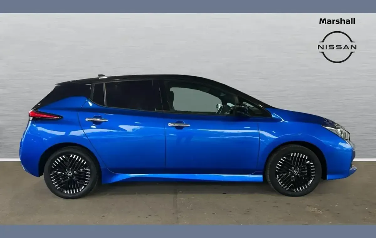 Used Nissan Leaf Tekna 108 kW (147 HP) 2023 Blue Hatchback