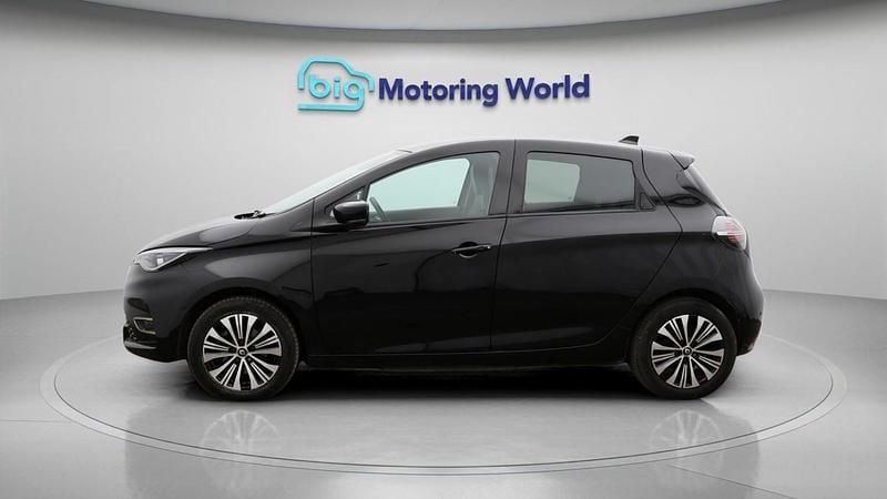 Used Renault Zoe Techno 100 kW (136 HP) 2022 Black Hatchback